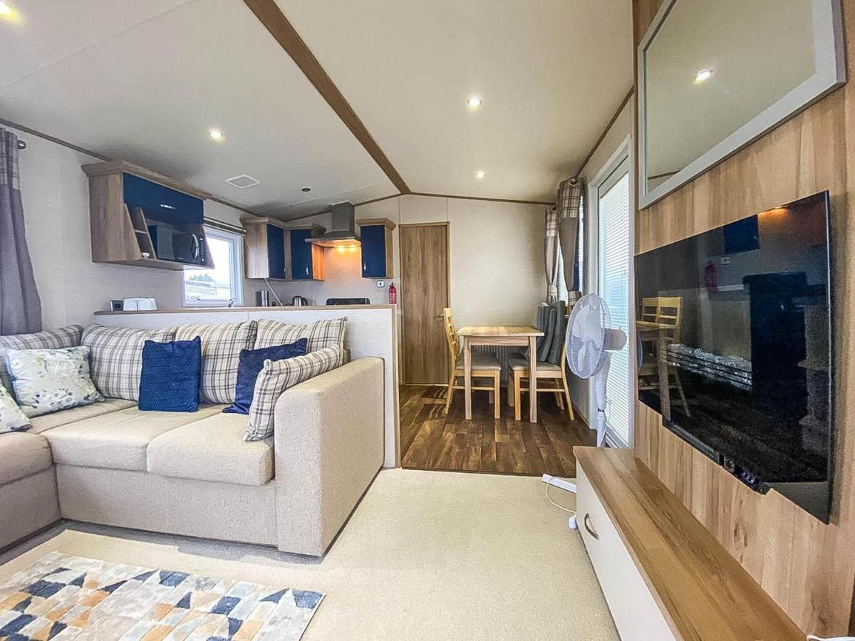 מלון וויטסטייבל Lovely 6 Berth Caravan With Decking And Wifi In Kent, Ref 47017C מראה חיצוני תמונה