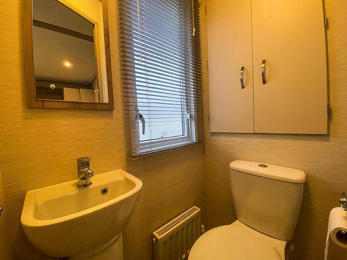 מלון וויטסטייבל Lovely 6 Berth Caravan With Decking And Wifi In Kent, Ref 47017C מראה חיצוני תמונה