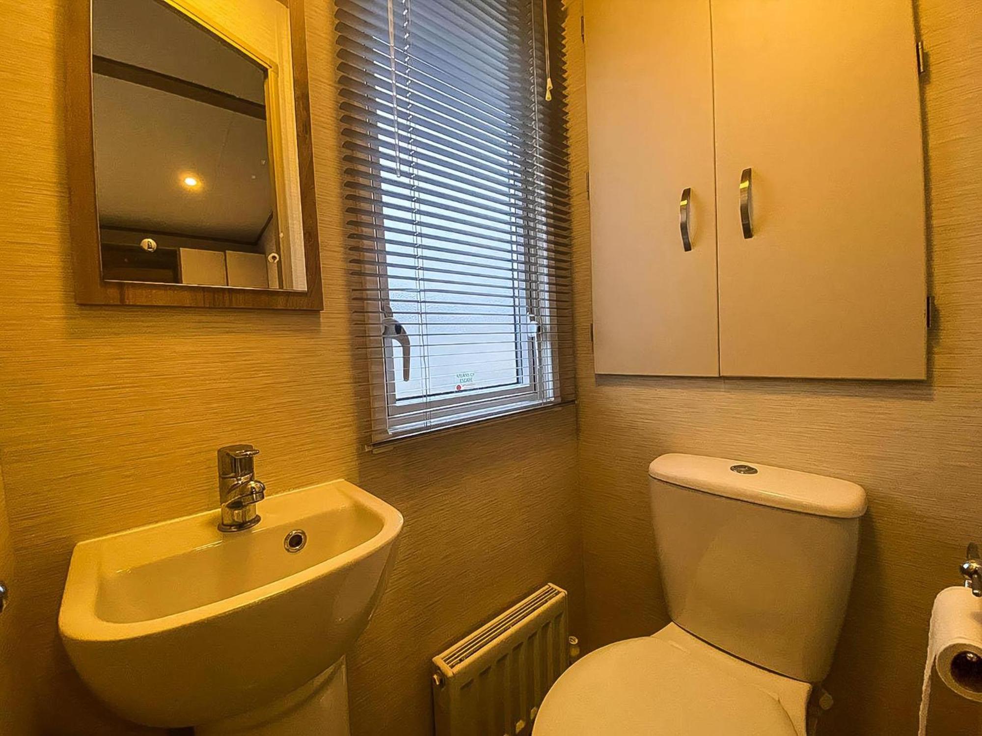 מלון וויטסטייבל Lovely 6 Berth Caravan With Decking And Wifi In Kent, Ref 47017C מראה חיצוני תמונה